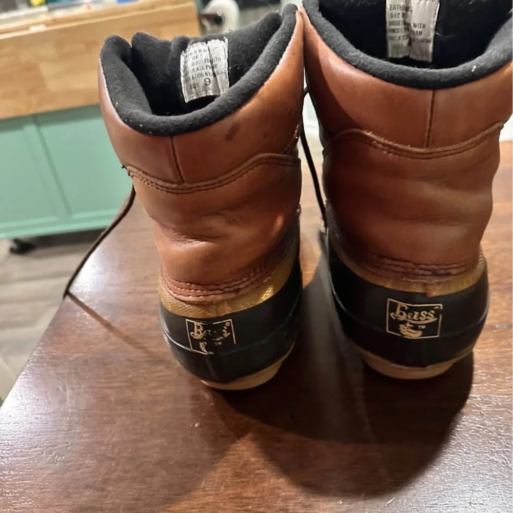 Mens BASS brand duck boots
